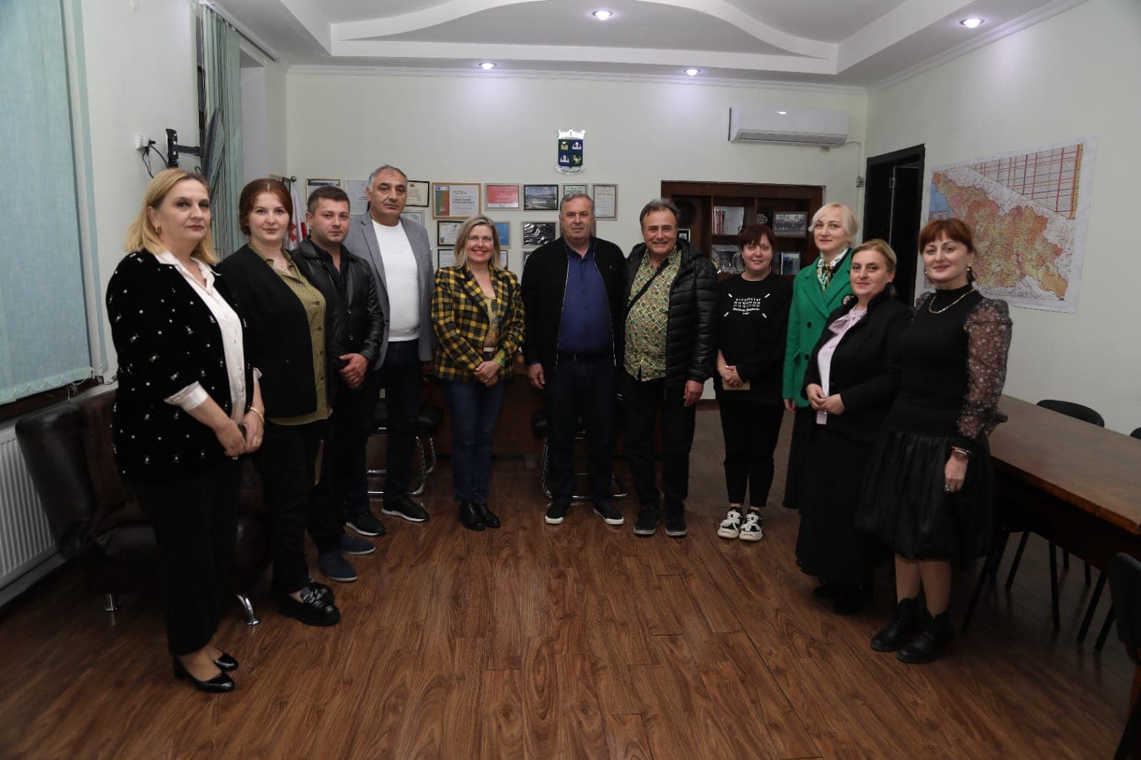 Frontnews image description