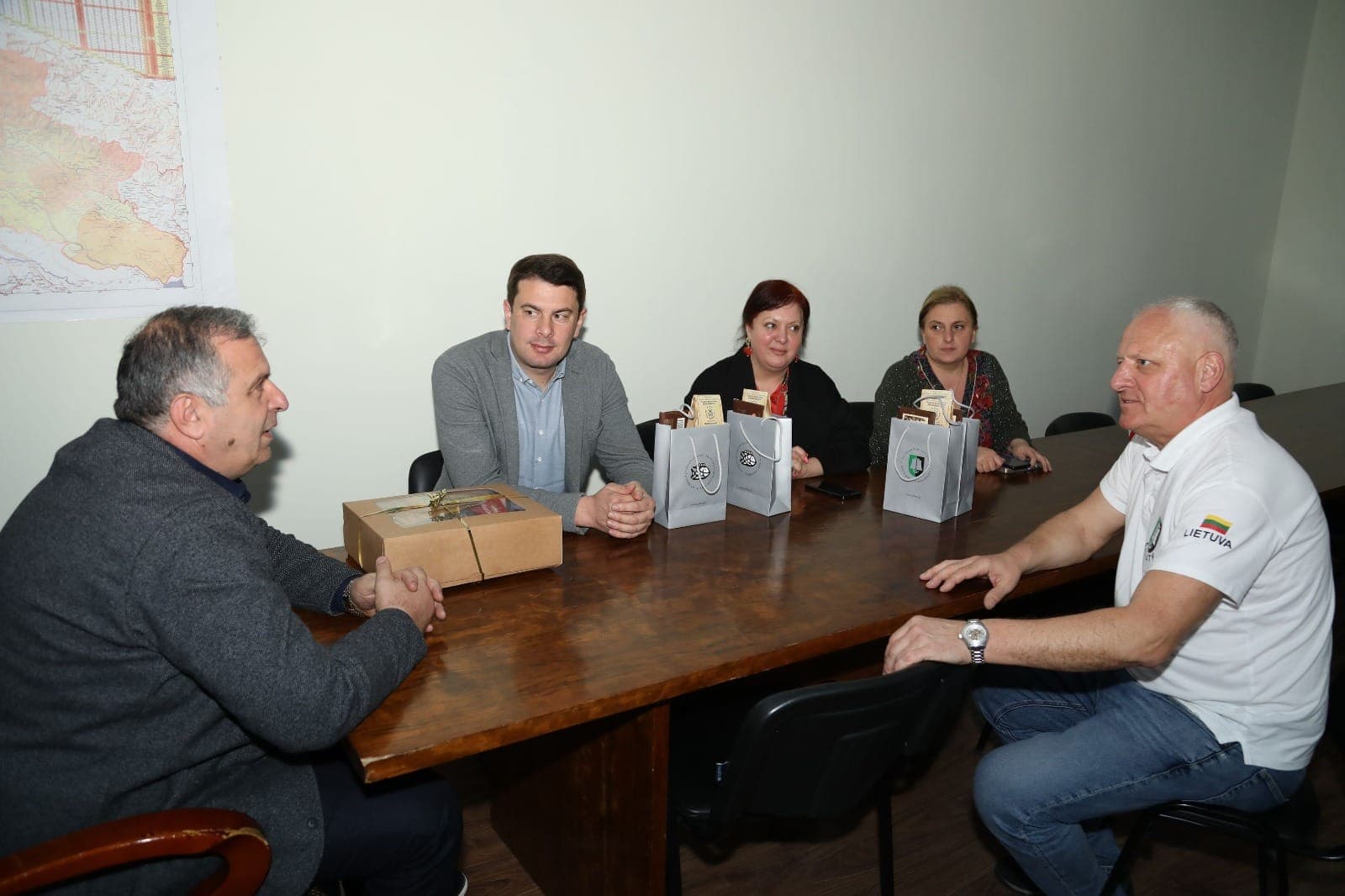 Frontnews image description