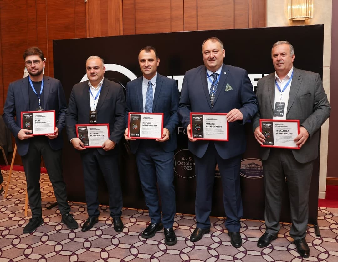 წყალტუბოს მერი რეგიონულ ურბანულ ფორუმს ესწრება