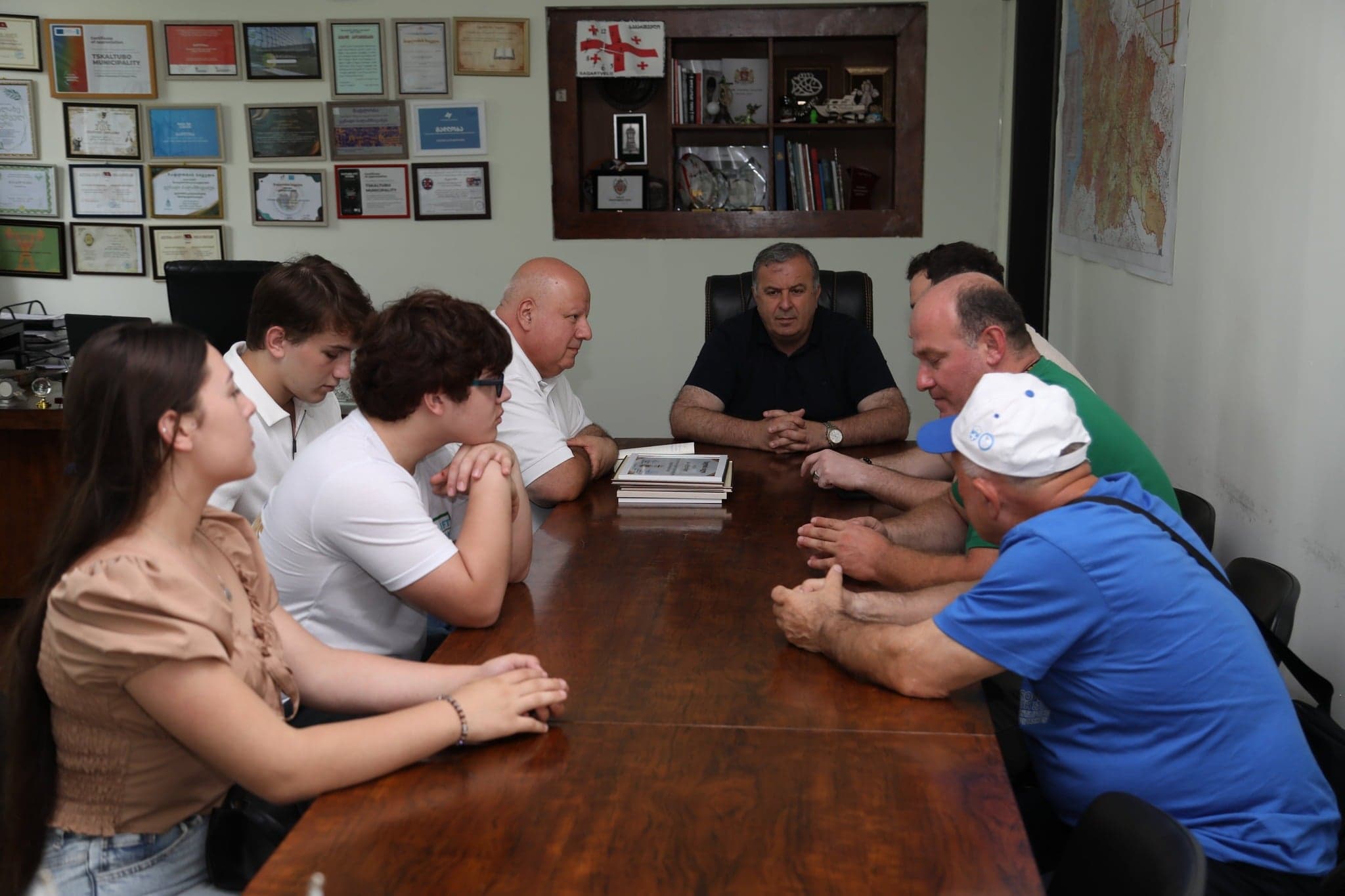 Frontnews image description