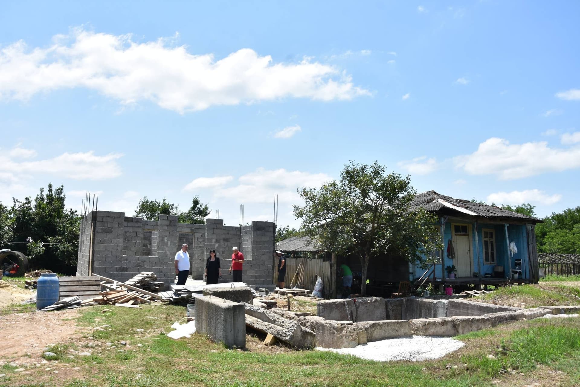 Frontnews image description