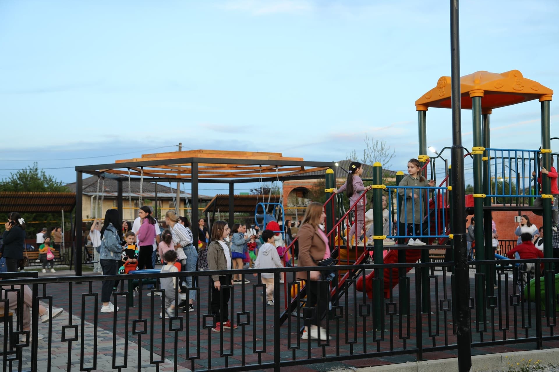 Frontnews image description