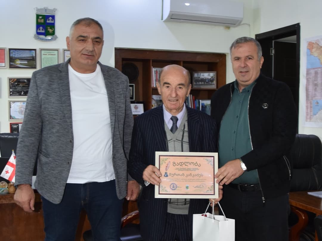 წყალტუბოს მერმა და საკრებულოს თავმჯდომარემ გაზეთ “ახალი წყალტუბოს” რედაქტორს 80 წლის იუბილე მიულოცეს
