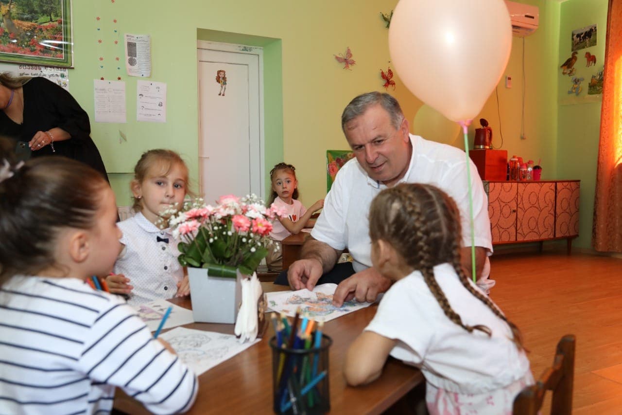 Frontnews image description