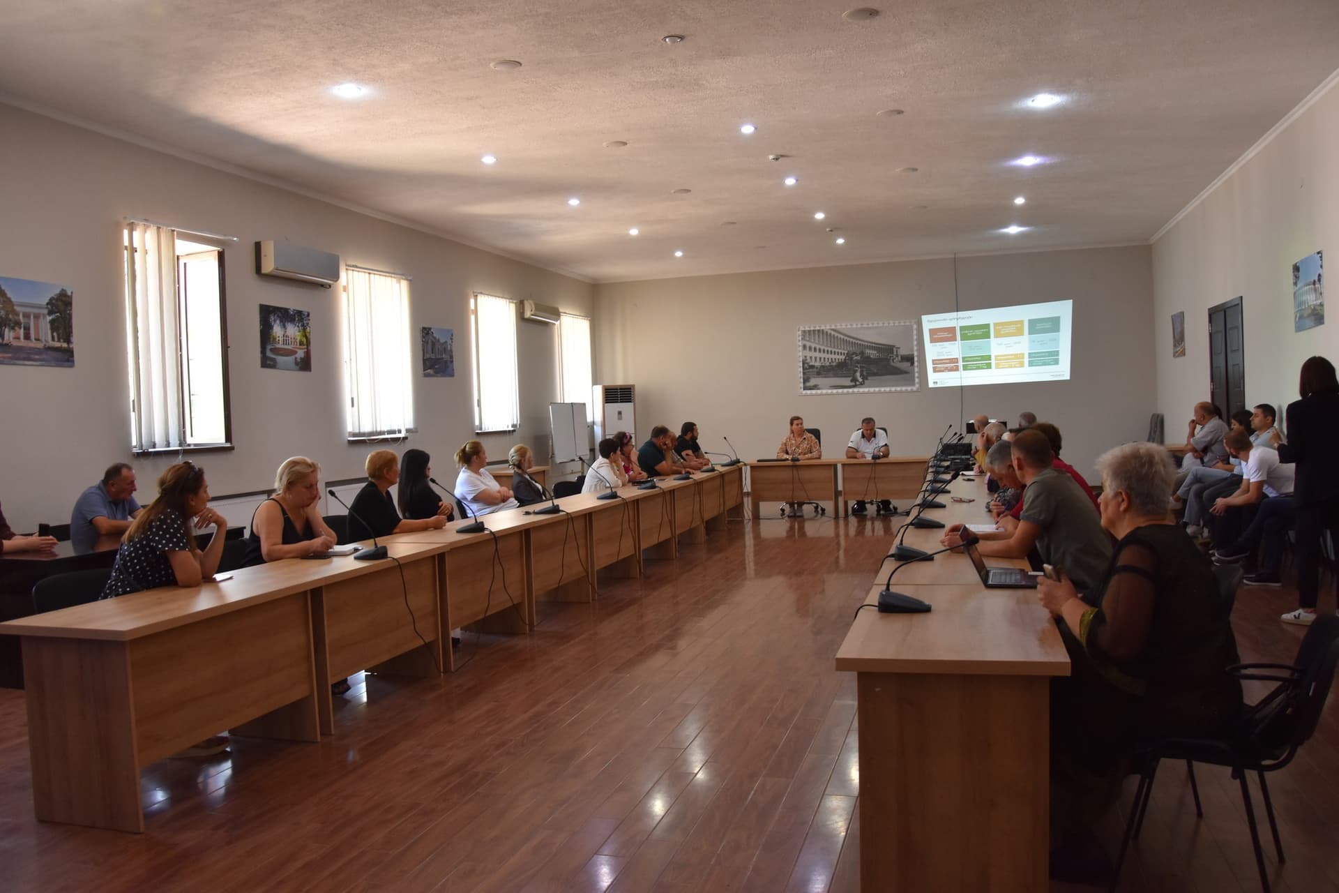 Frontnews image description