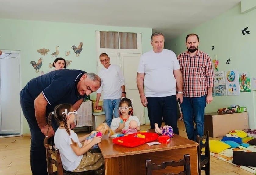 Frontnews image description