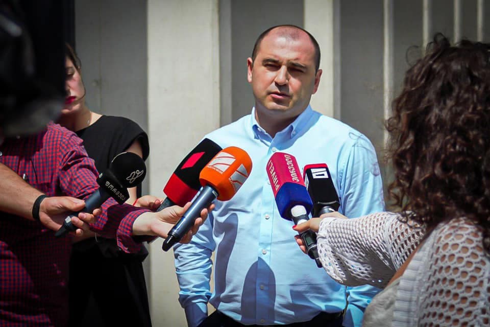 ლევან ხაბეიშვილი – 350 დოლარად ნუ გახდები პრეზიდენტის მკვლელობის თანამონაწილე და თაობებს ნუ დაუტოვებ უმძიმეს იარას