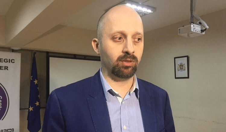 ნოდარ ხარშილაძე – ასე იწყებდა პუტინი დასავლეთისგან გაუცხოებას, როდესაც სუვერენული დემოკრატია გამოაცხადა