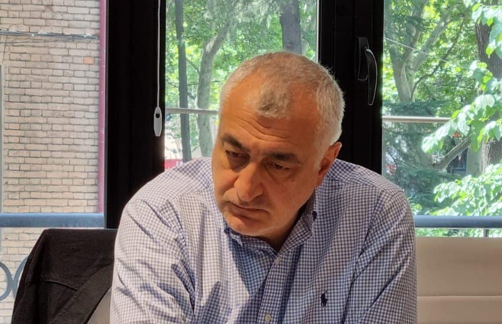 Frontnews image description