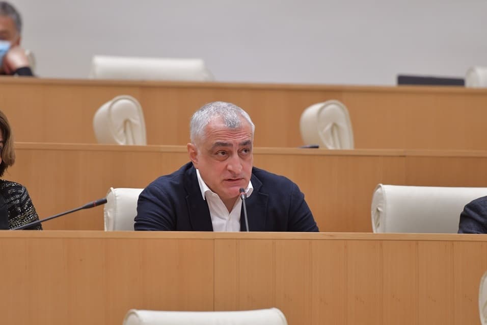 მამუკა ხაზარაძე – უსმენენ ყველას და თქვენ, კანონმდებლებს ამაზე პროტესტი არ აქვთ