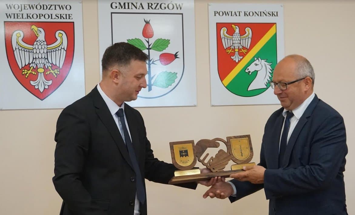 Frontnews image description