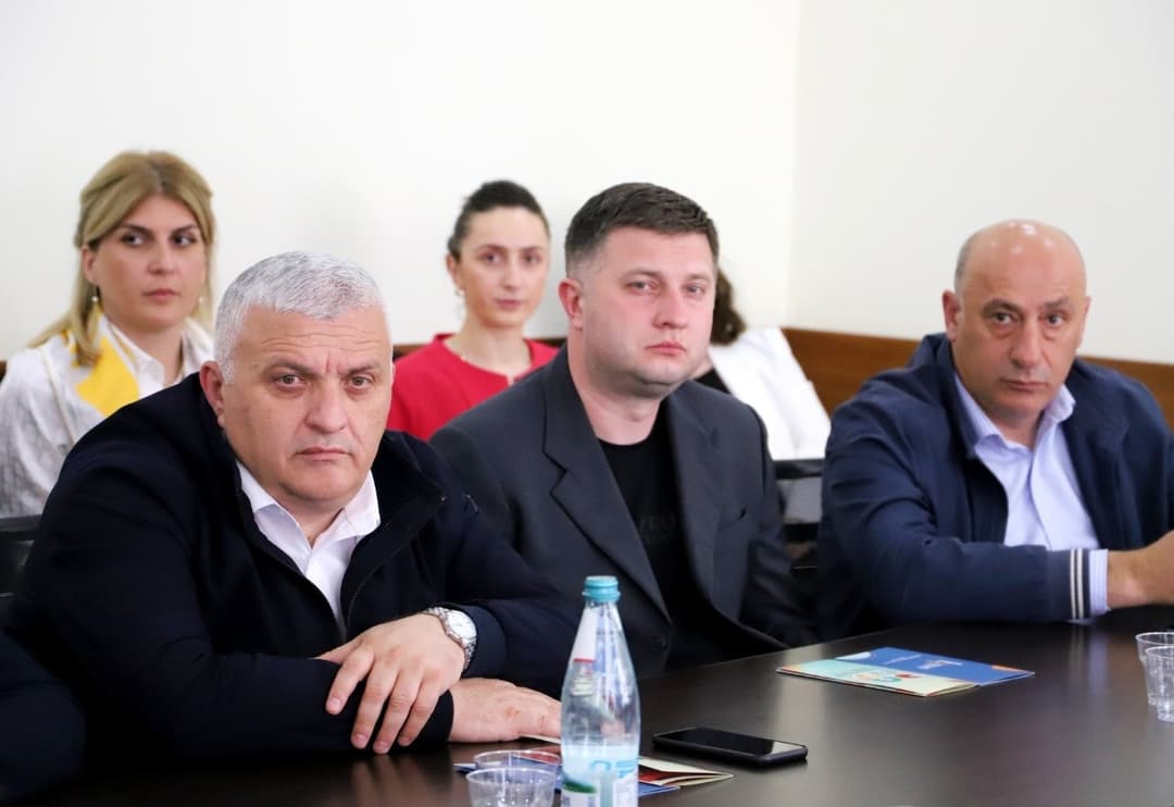 ამბროლაურის, ლენტეხის, ონისა და ცაგერის მუნიციპალიტეტებმა “აი ია“-სა და “ბეკართან“ თანამშრომლობის მემორანდუმები გააფორმეს