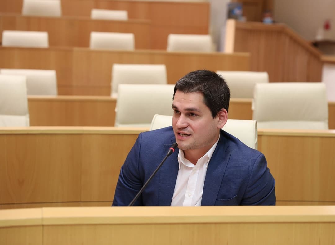 მიხეილ დაუშვილი – პირდაპირ მინდა ვკითხო ირაკლის კობახიძეს, რატომ აიძულა სენაკის საკრებულოს „ოცნების“ დეპუტატები, არ მიეღოთ ჩვენი შეთავაზება