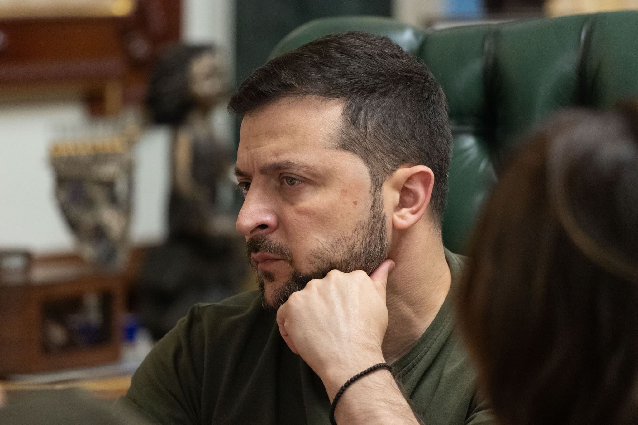 Frontnews image description