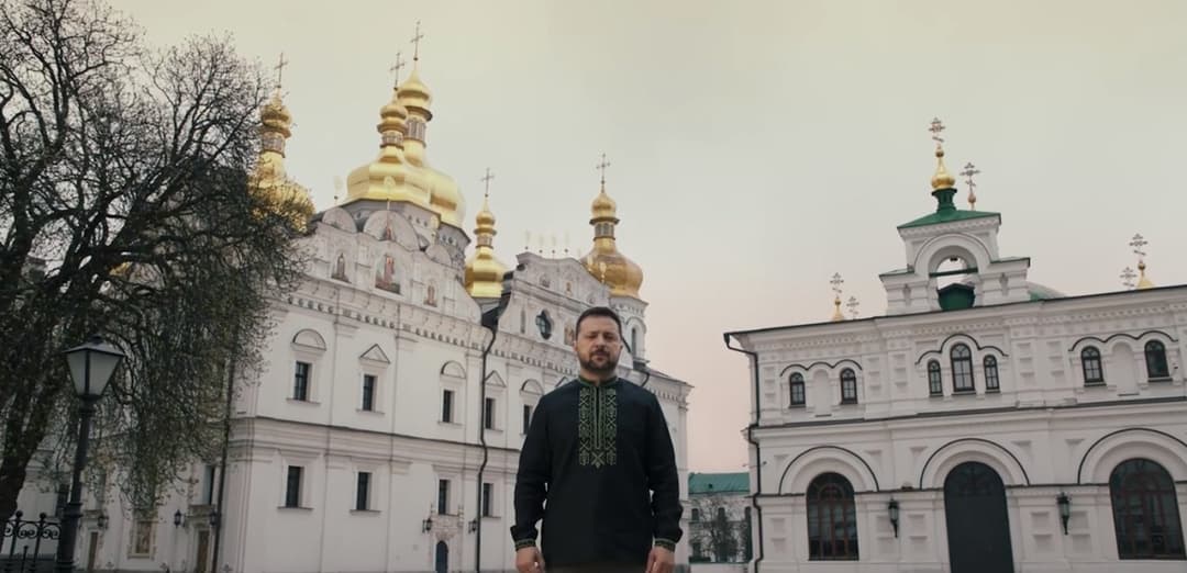 ზელენსკი – უკრაინის დროშა აუცილებლად აღიმართება მთელ ჩვენს მიწაზე