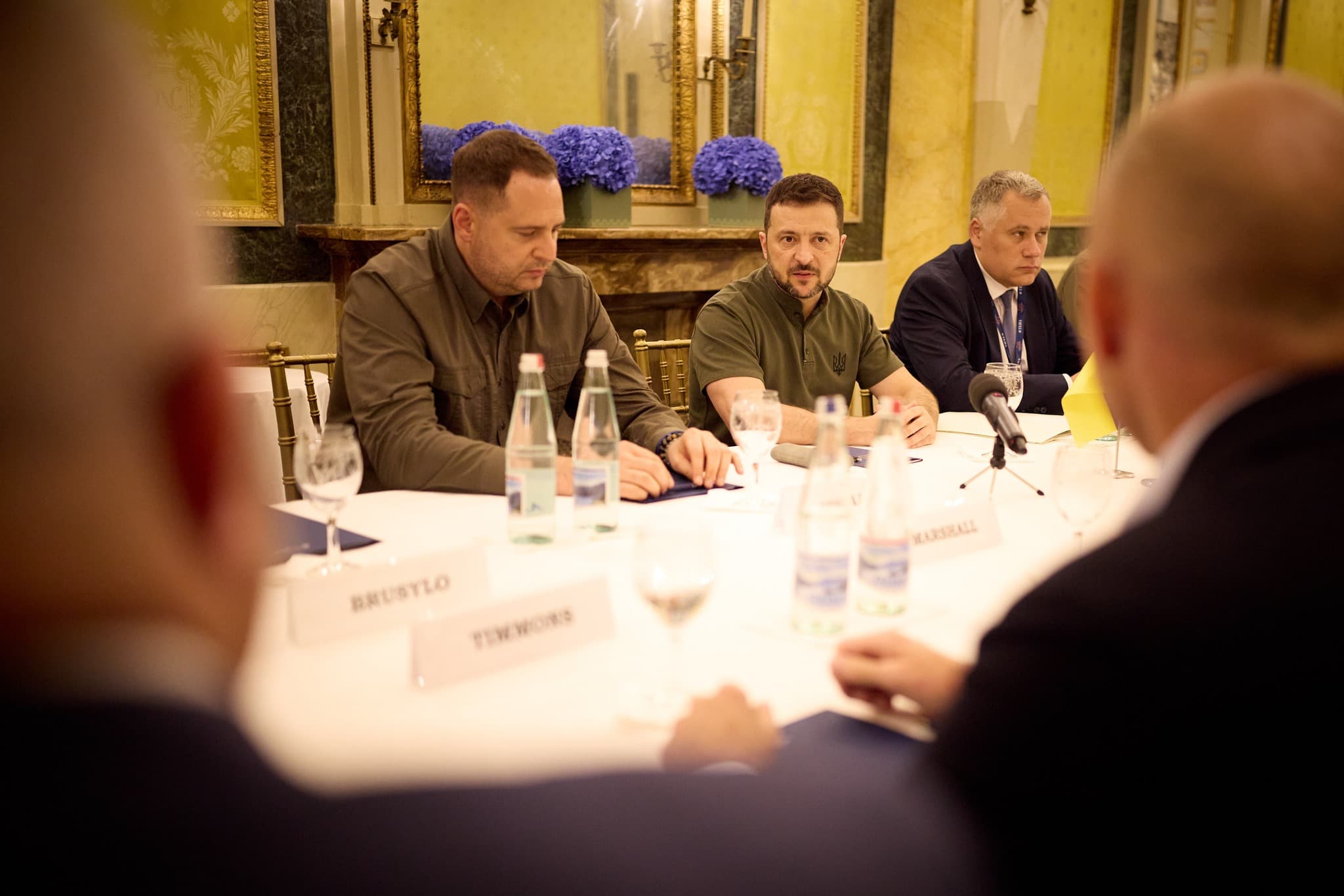 Frontnews image description