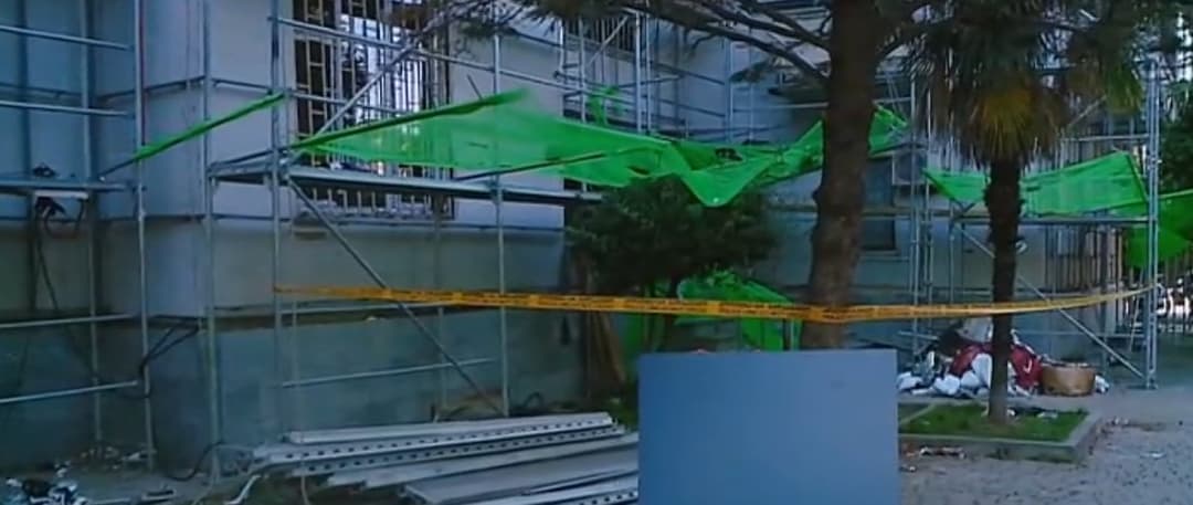 ზუგდიდში, შენობიდან მუშა ჩამოვარდა და დაიღუპა