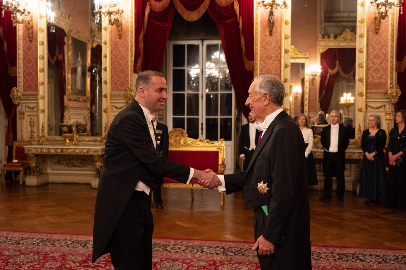 Frontnews image description