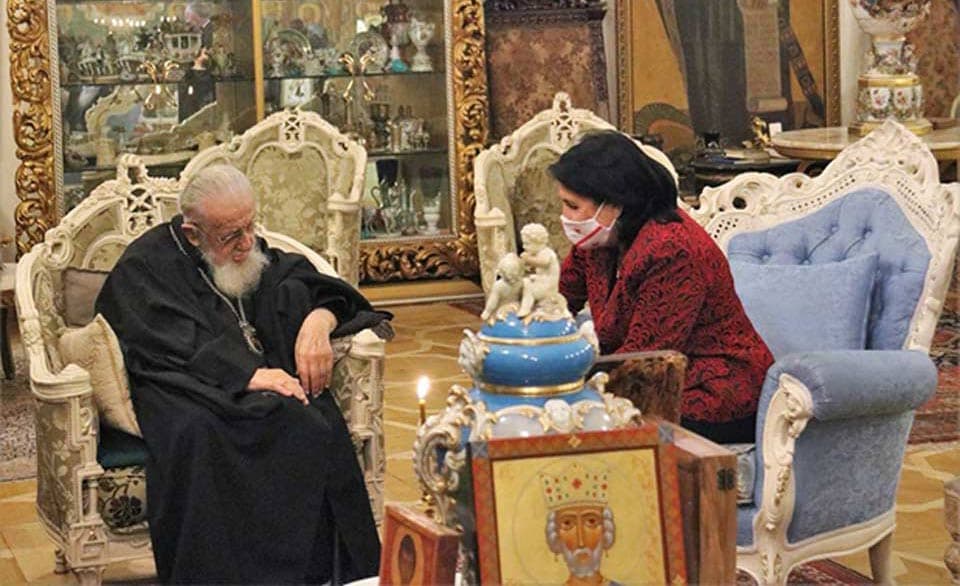 სალომე ზურაბიშვილი ილია მეორეს აღსაყდრებიდან 44-ე წლისთავს ულოცავს