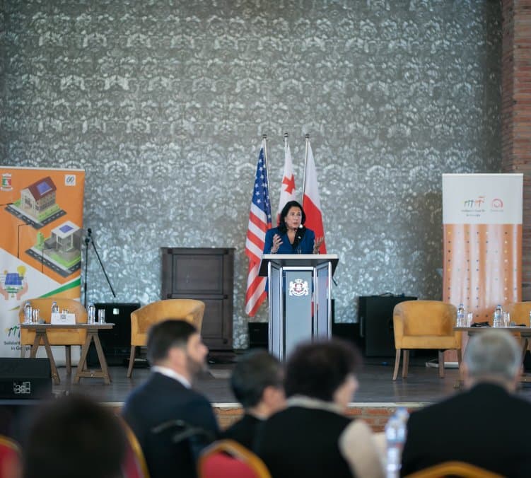 Frontnews image description