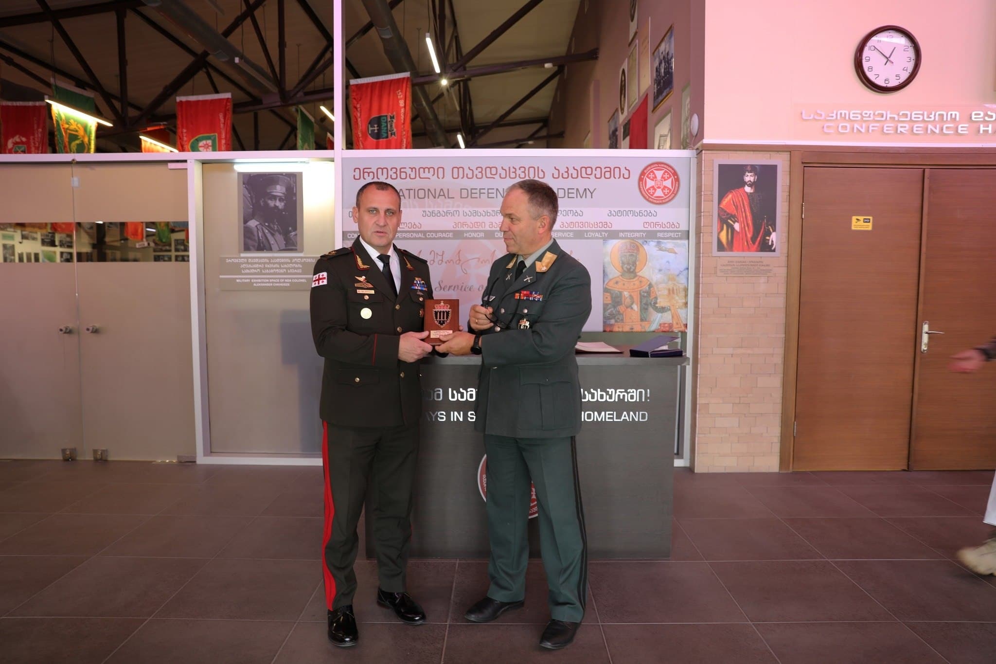 Frontnews image description