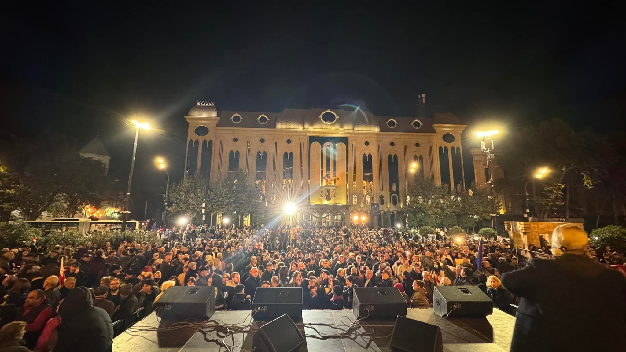 Frontnews image description