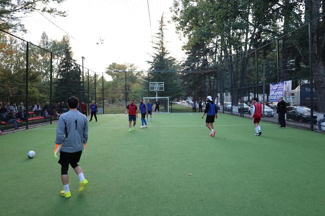 ბორჯომის მუნიციპალიტეტის ინიციატივით, ორგანიზაციებს შორის ფეხბურთის ტურნირი “ბორჯომის თასი – 2024“ დაიწყო
