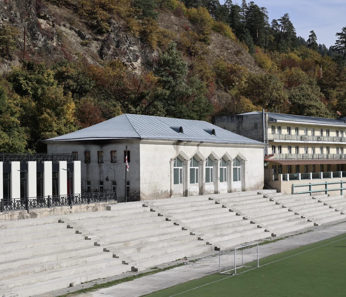 Frontnews image description