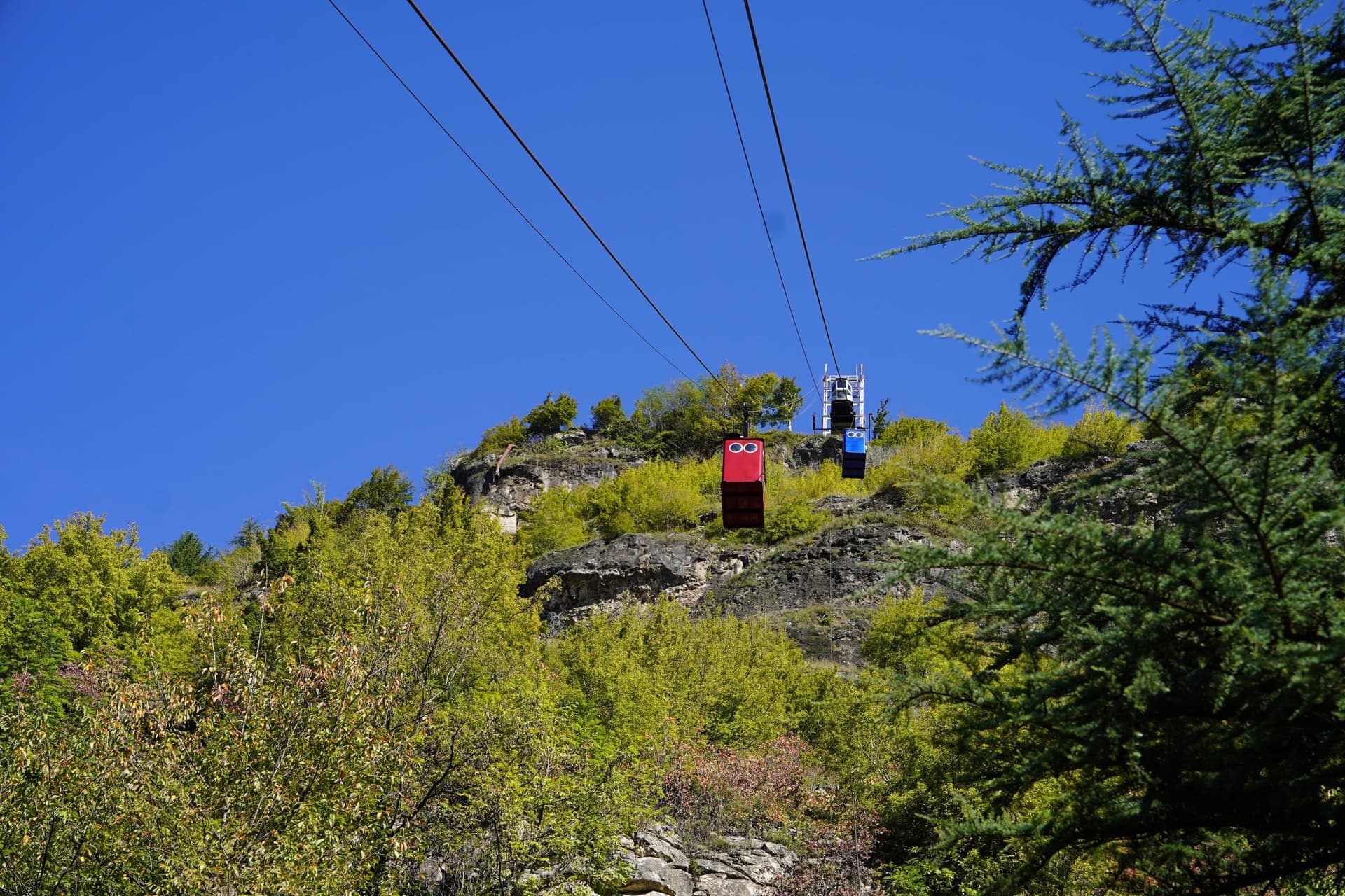 Frontnews image description