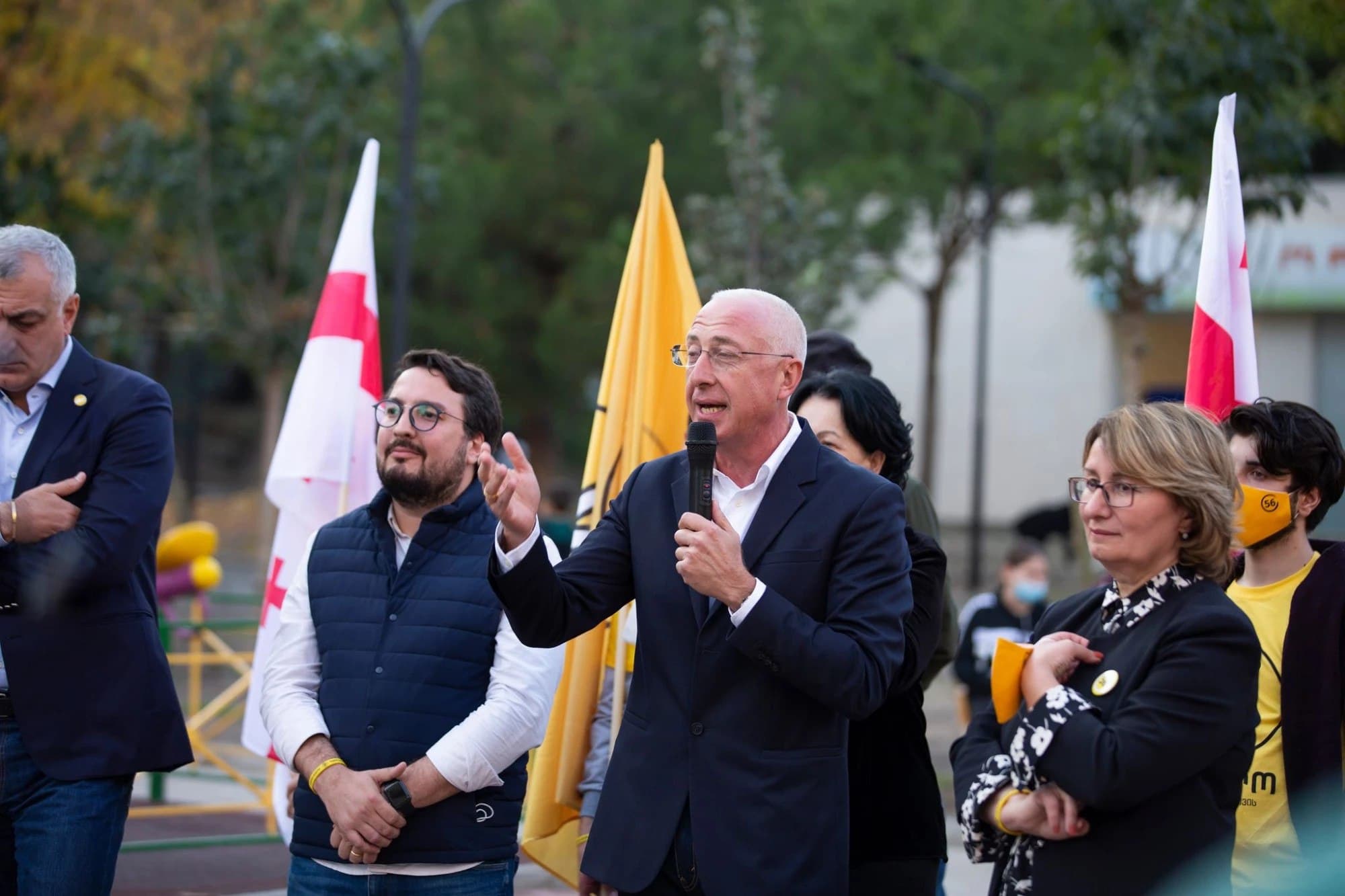 Frontnews image description