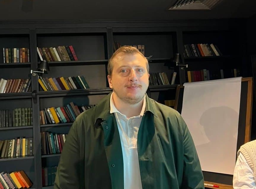 Frontnews image description