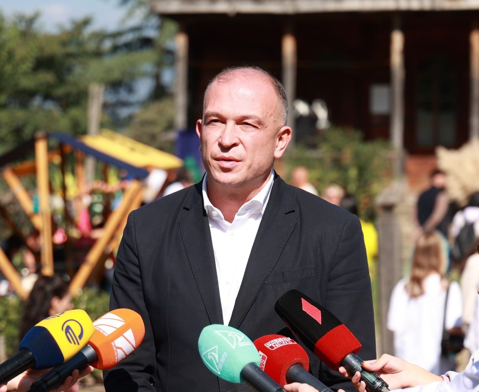 Frontnews image description