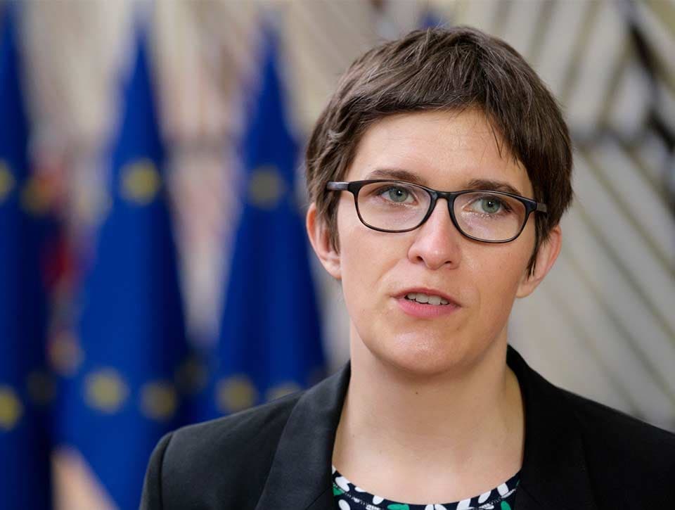 ანა ლიურმანი – მხარს ვუჭერთ ქვეყანას ევროკავშირში გაწევრიანების გზაზე, თუმცა ეს არ ეხება მთავრობას, რომელიც დაბრკოლებებს უქმნის ამ გზას