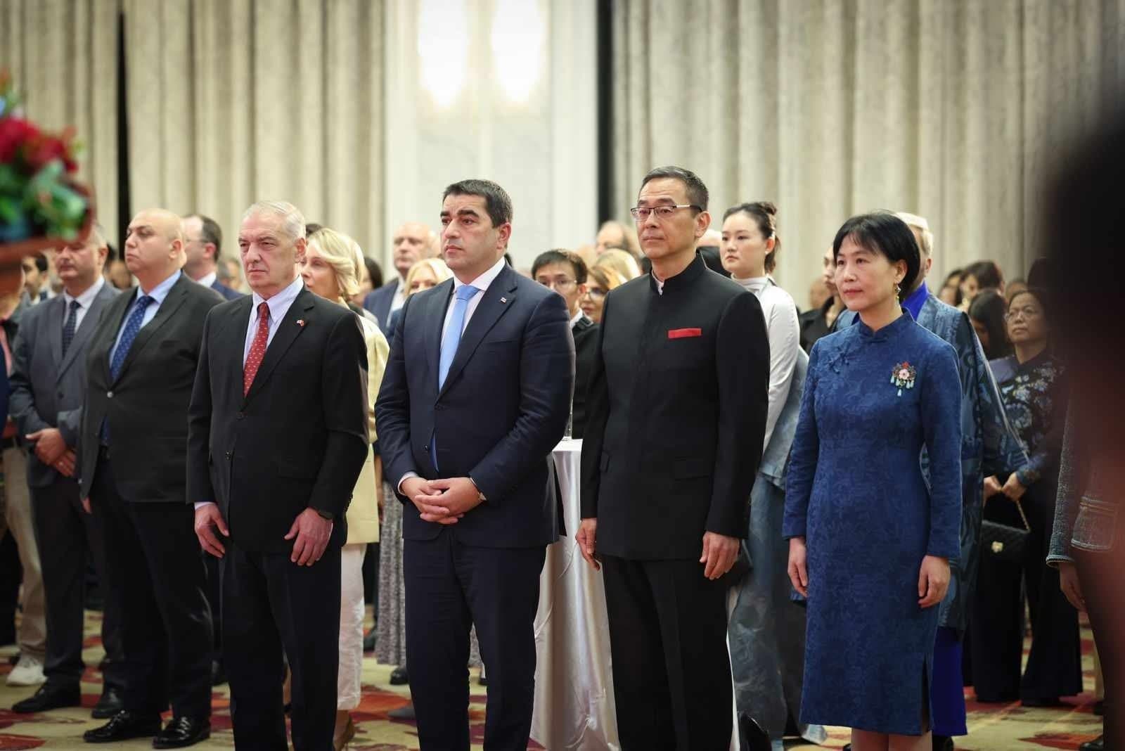 Frontnews image description