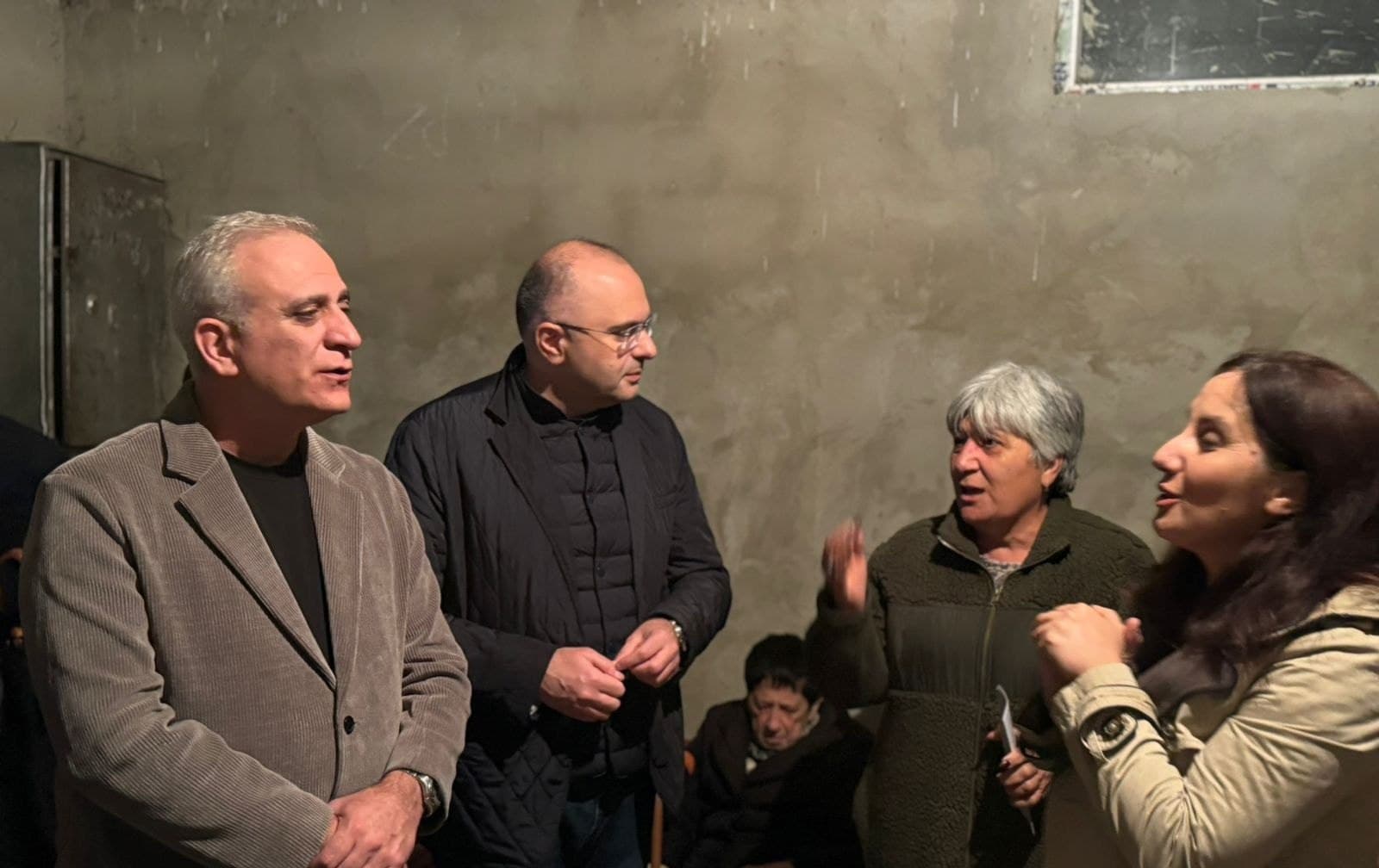 Frontnews image description