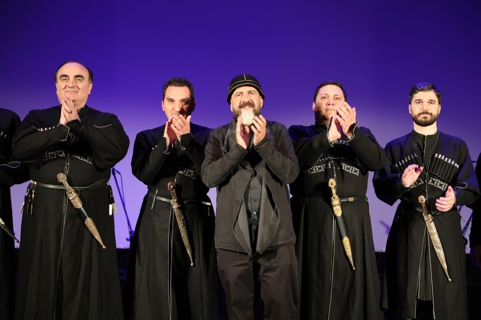 Frontnews image description