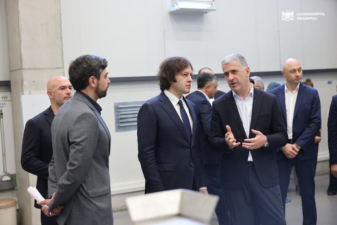 ირაკლი კობახიძემ ზუგდიდში თხილის გადამმუშავებელი საწარმო დაათვალიერა