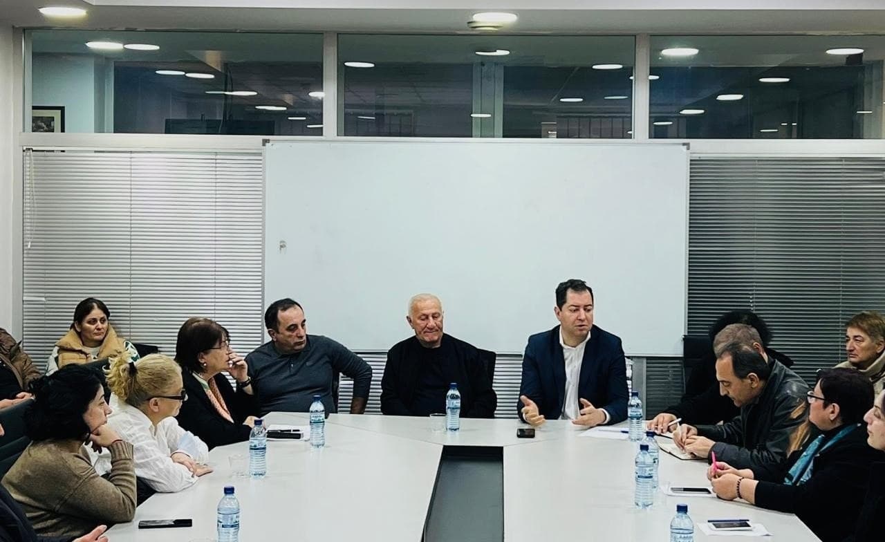 Frontnews image description