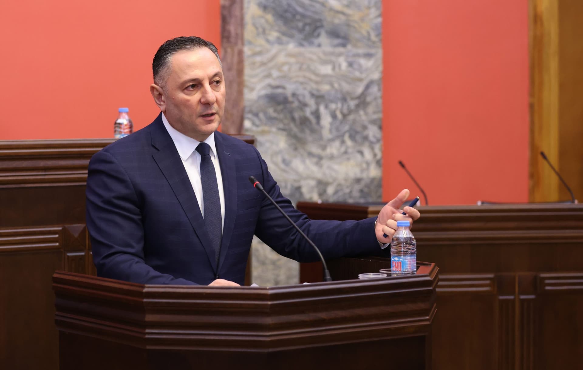 Frontnews image description