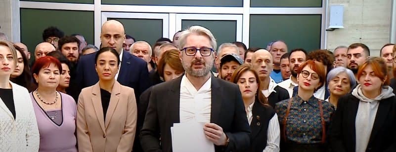 “კოალიცია ცვლილებისთვის” სიის წევრებმა ხელი მოაწერეს განცხადებას, რომლითაც უარს ამბობენ პარლამენტის წევრობაზე