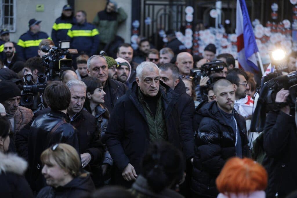 მამუკა ხაზარაძე – ე.წ. ახალ პრეზიდენტს არ უნდა დაემორჩილოს ჯარი, მათ უარი უნდა განაცხადონ ინაუგურაციაში მონაწილეობაზე