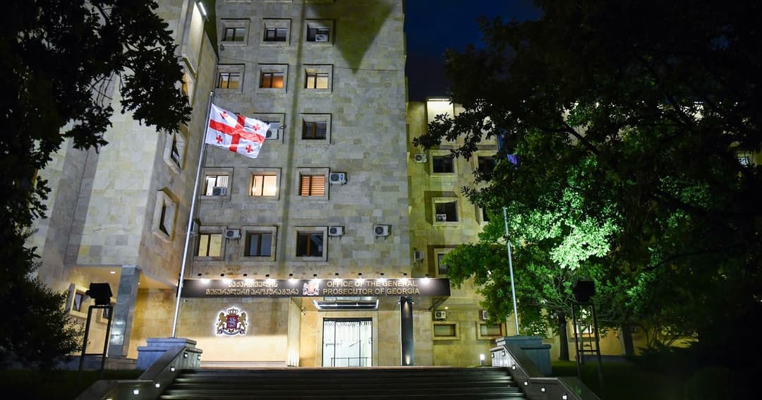 პროკურატურა მეუღლის განზრახ მკვლელობის მცდელობის ფაქტზე ბრალდებულს ბრალდებას დაუმძიმებს