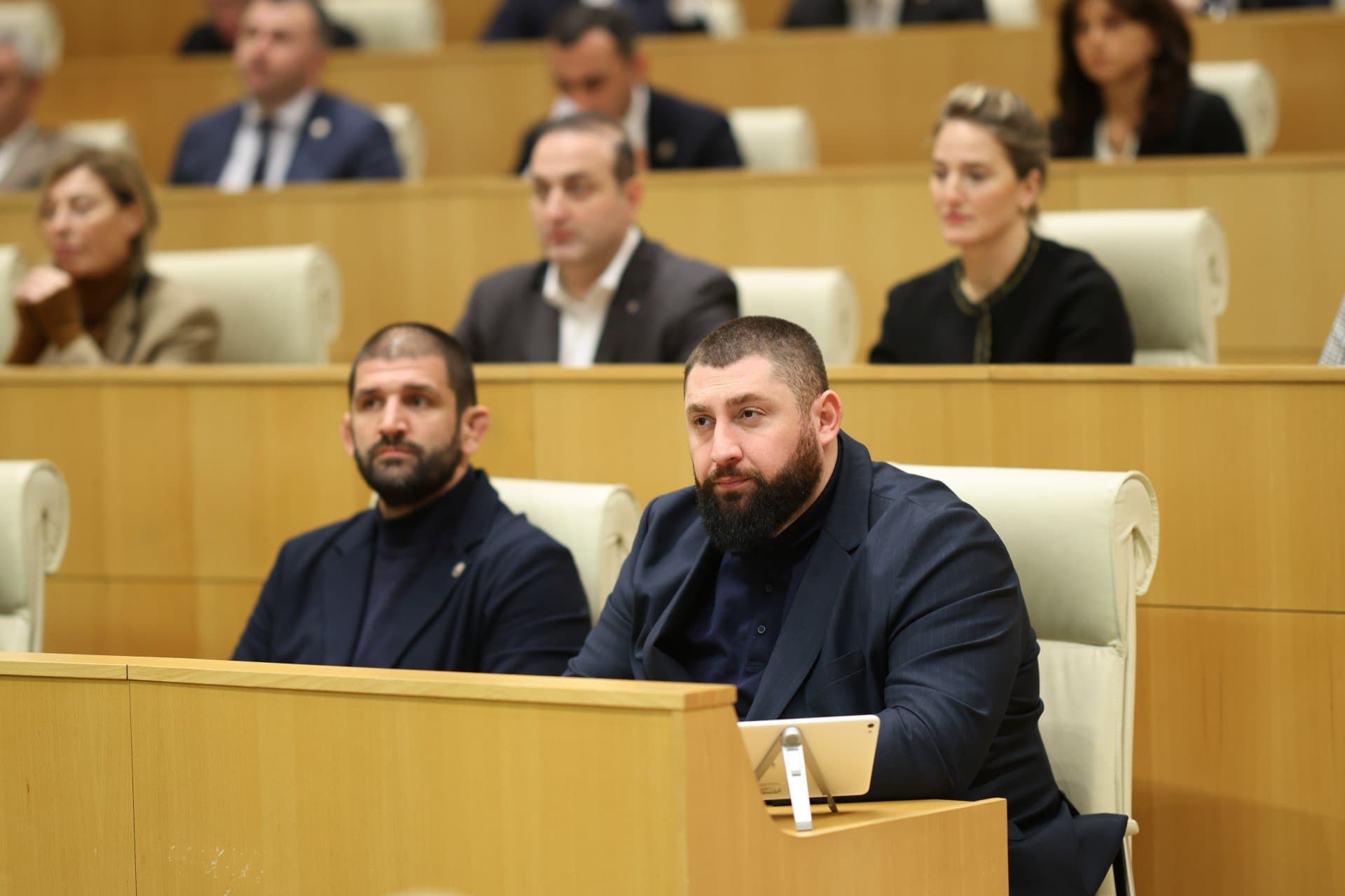 Frontnews image description