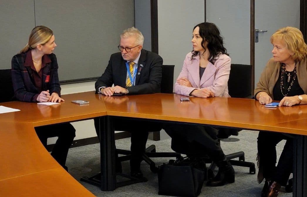 Frontnews image description