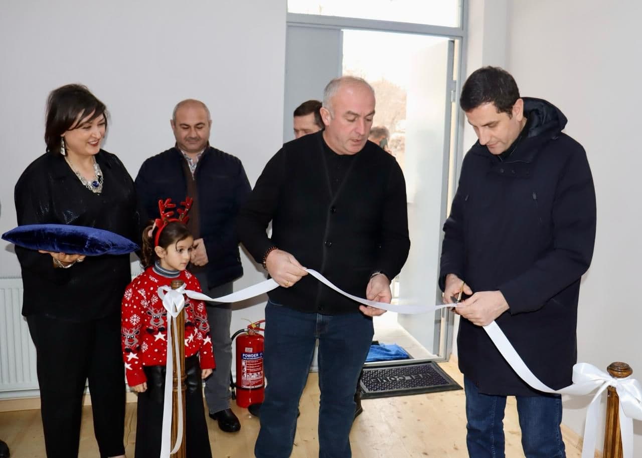 Frontnews image description