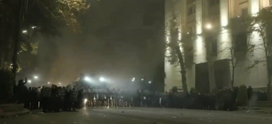 რუსთაველის გამზირზე აქციის რამდენიმე მონაწილე დააკავეს