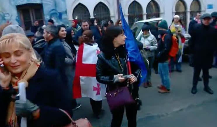 Frontnews image description