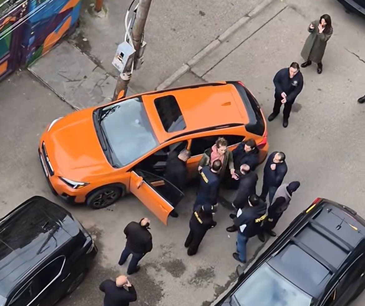 Frontnews image description