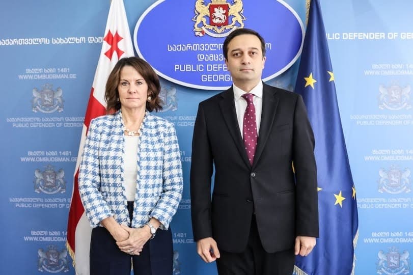 Frontnews image description