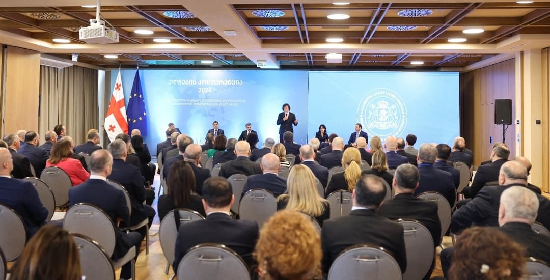 ირაკლი კობახიძე საზღვარგარეთ საქართველოს დიპლომატიური წარმომადგენლობების ხელმძღვანელთა ყოველწლიური შეხვედრის მონაწილეებს შეხვდა